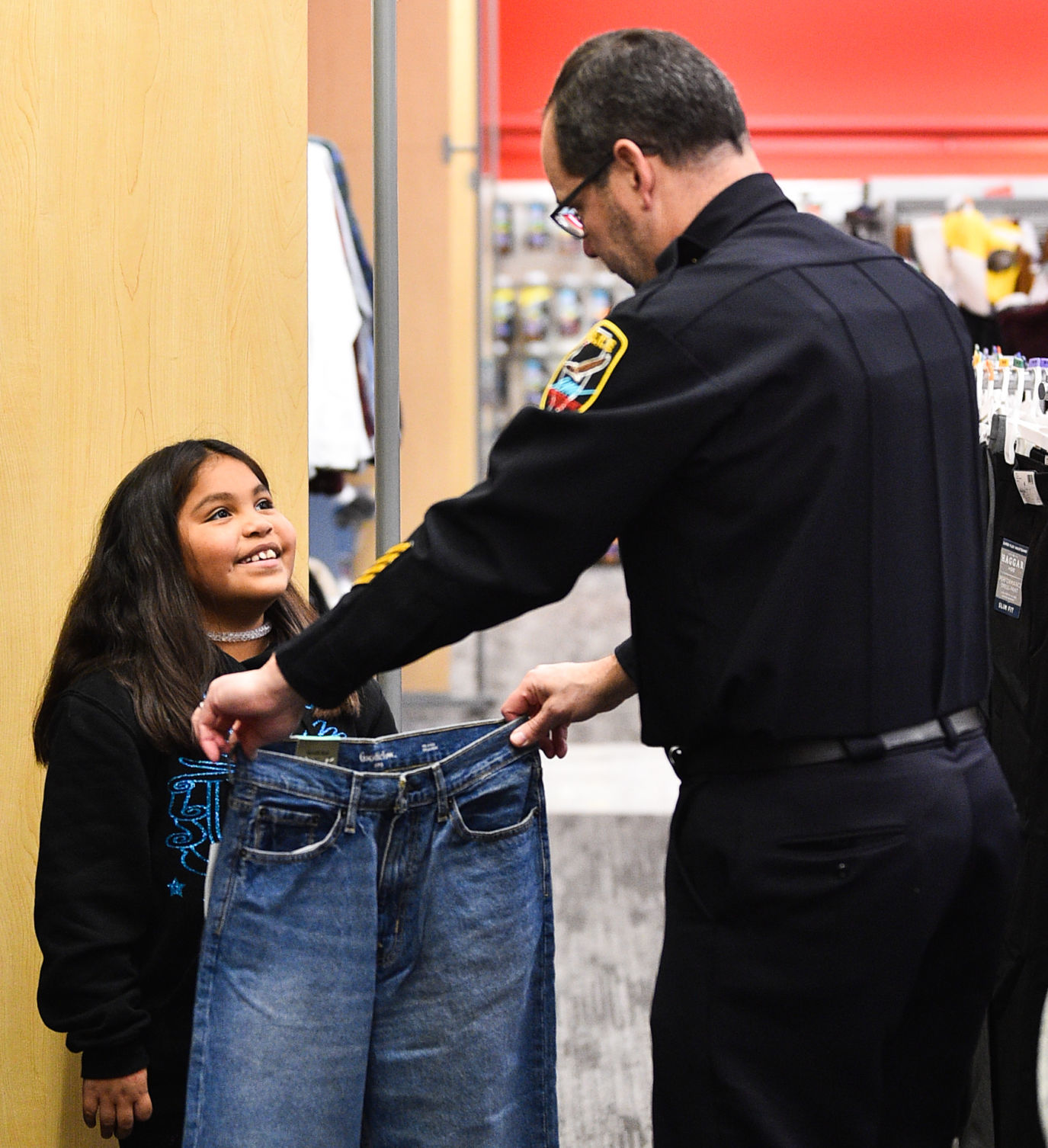 12419-mda-nws-shopcop-017a.JPG